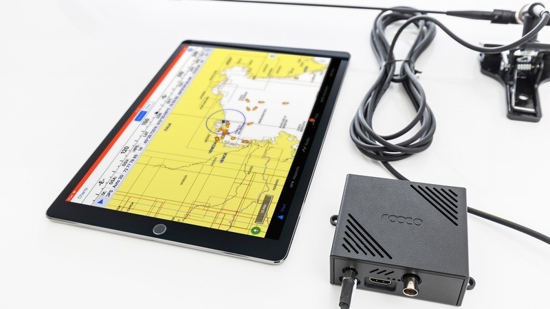 Rooco Raspberry Pi Gehäuse mit Tablet und AIS Antenne